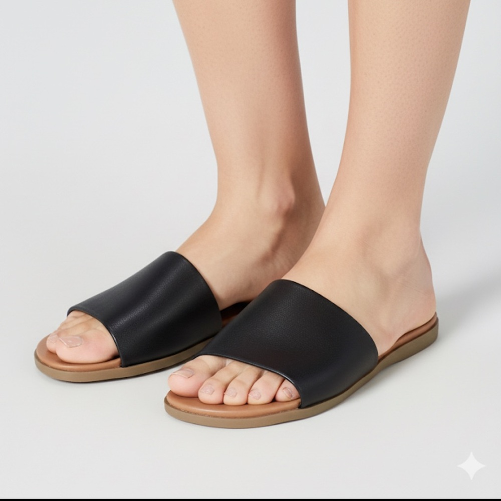 Steve Madden Black and Tan Leather Slide‎ Sandals Women's Size 6